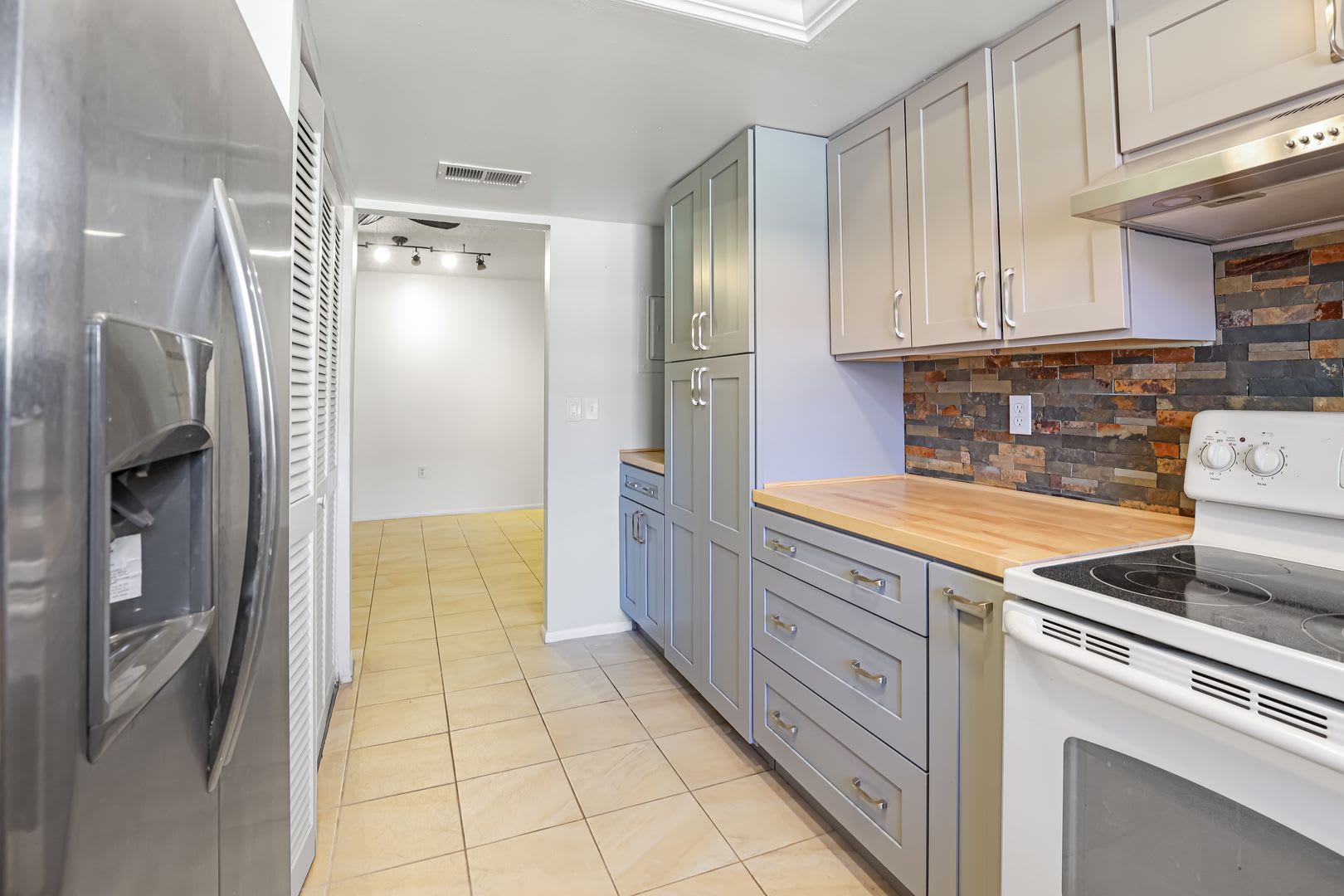 55+ ONLY Updated 1 Bed 1 Bath In Meadow Croft In Bradenton!! – photo 5