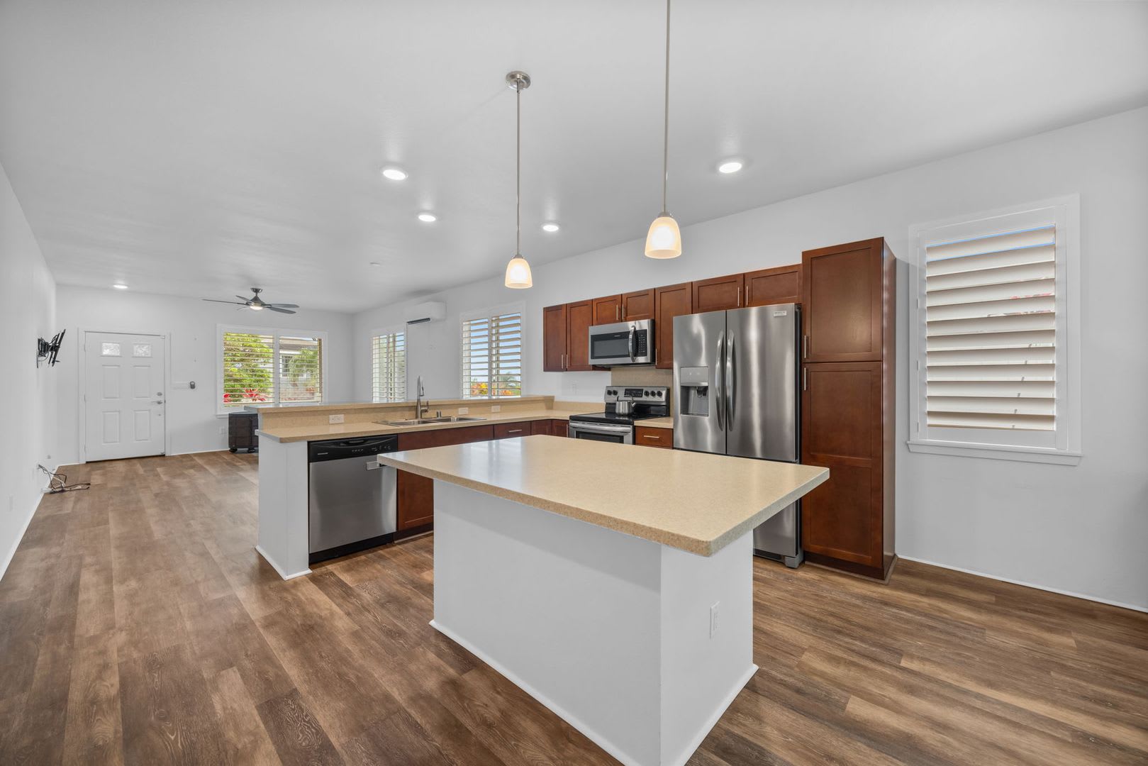 Flexible 6 Month Lease Solar Powered Wailuku Home With Ocean Views Fruit Trees Split Ac Dog Friendly – photo 3