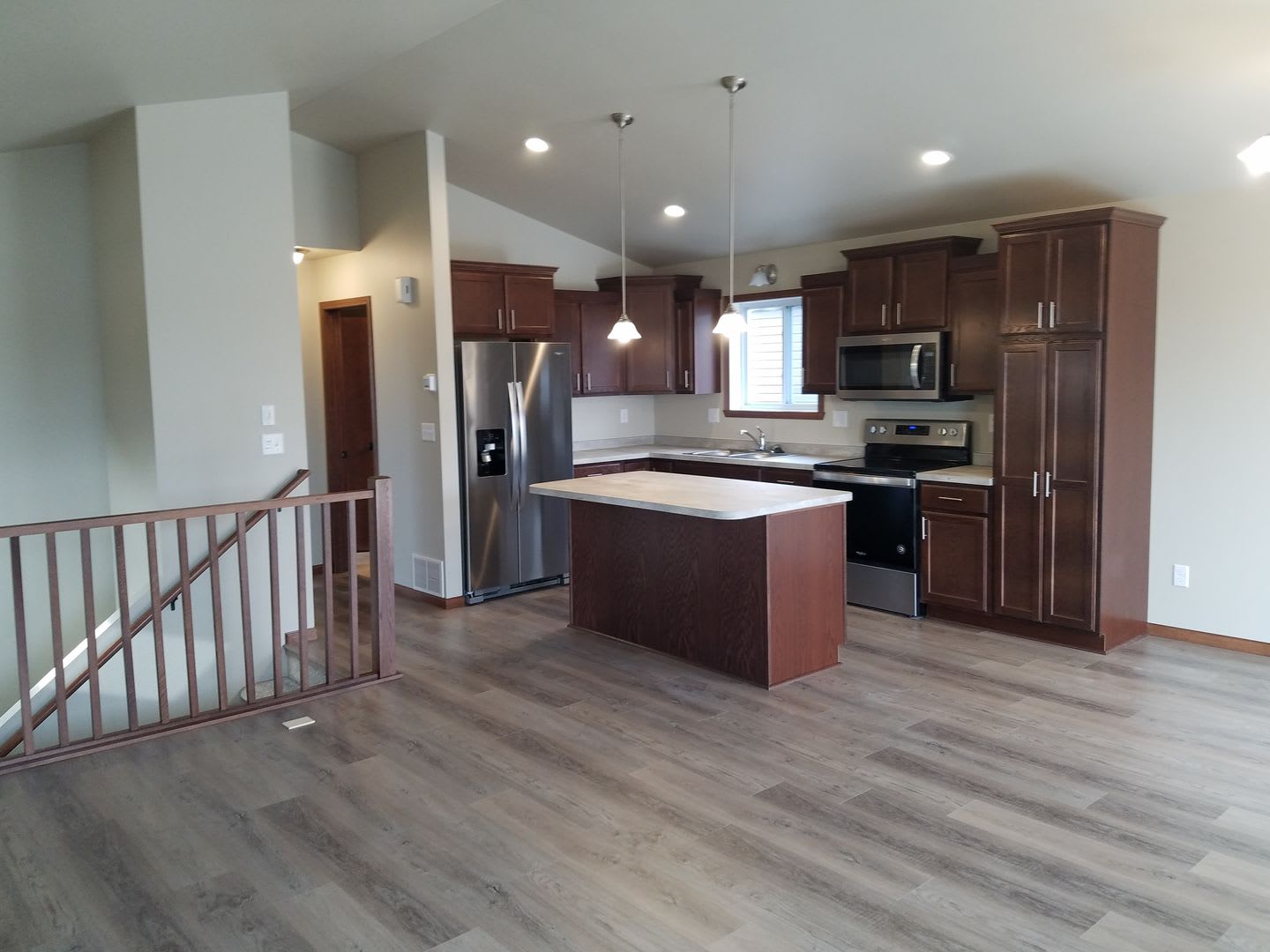 3 Bedroom / 2 Bathroom House For Rent! – photo 1