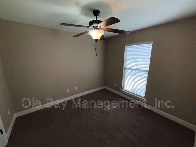 18 Breydon Ct – photo 3