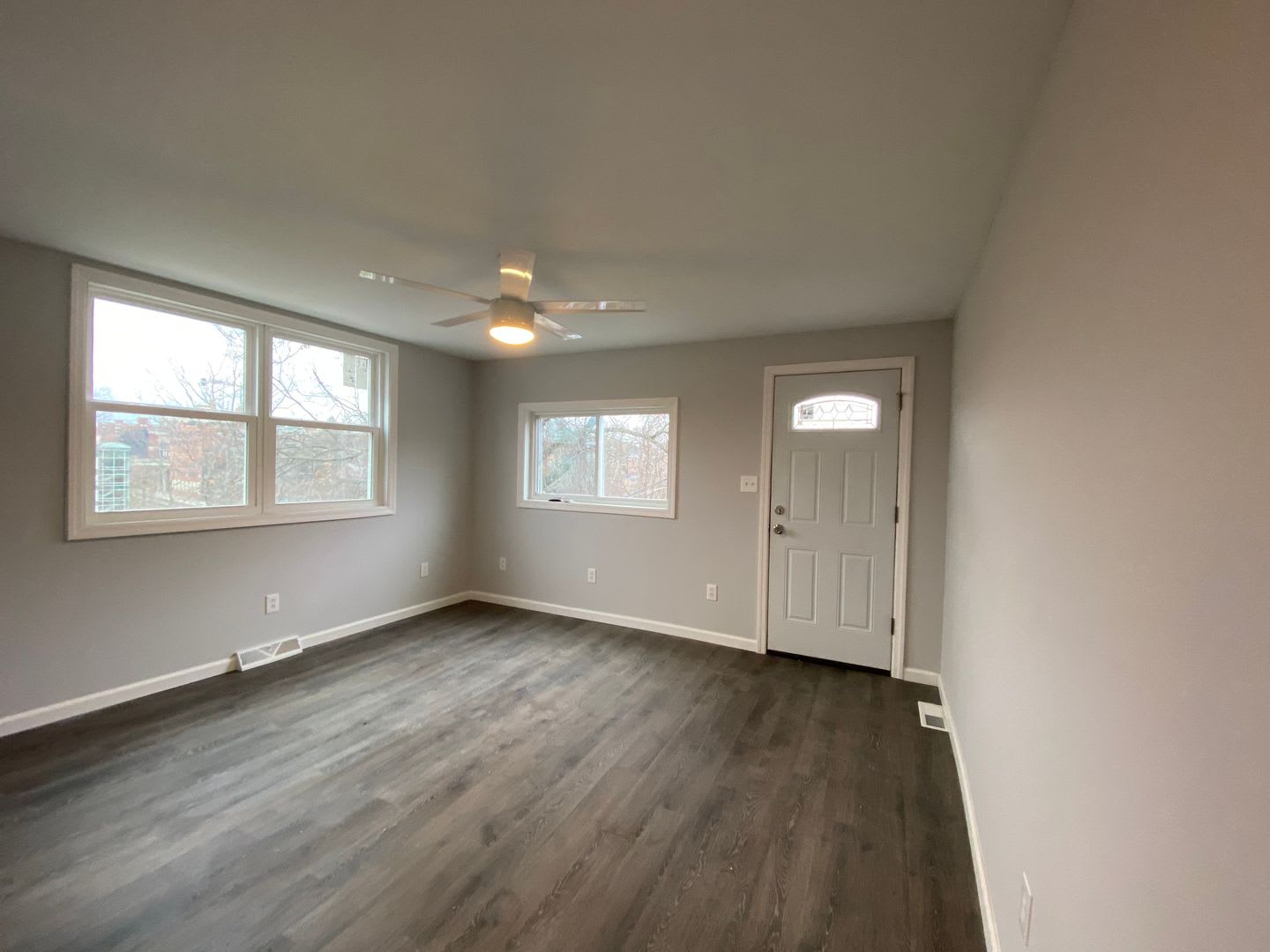 NEWLY RENOVATED 2 BEDROOM IN THE HEART OF BLOOMFIELD! – photo 3