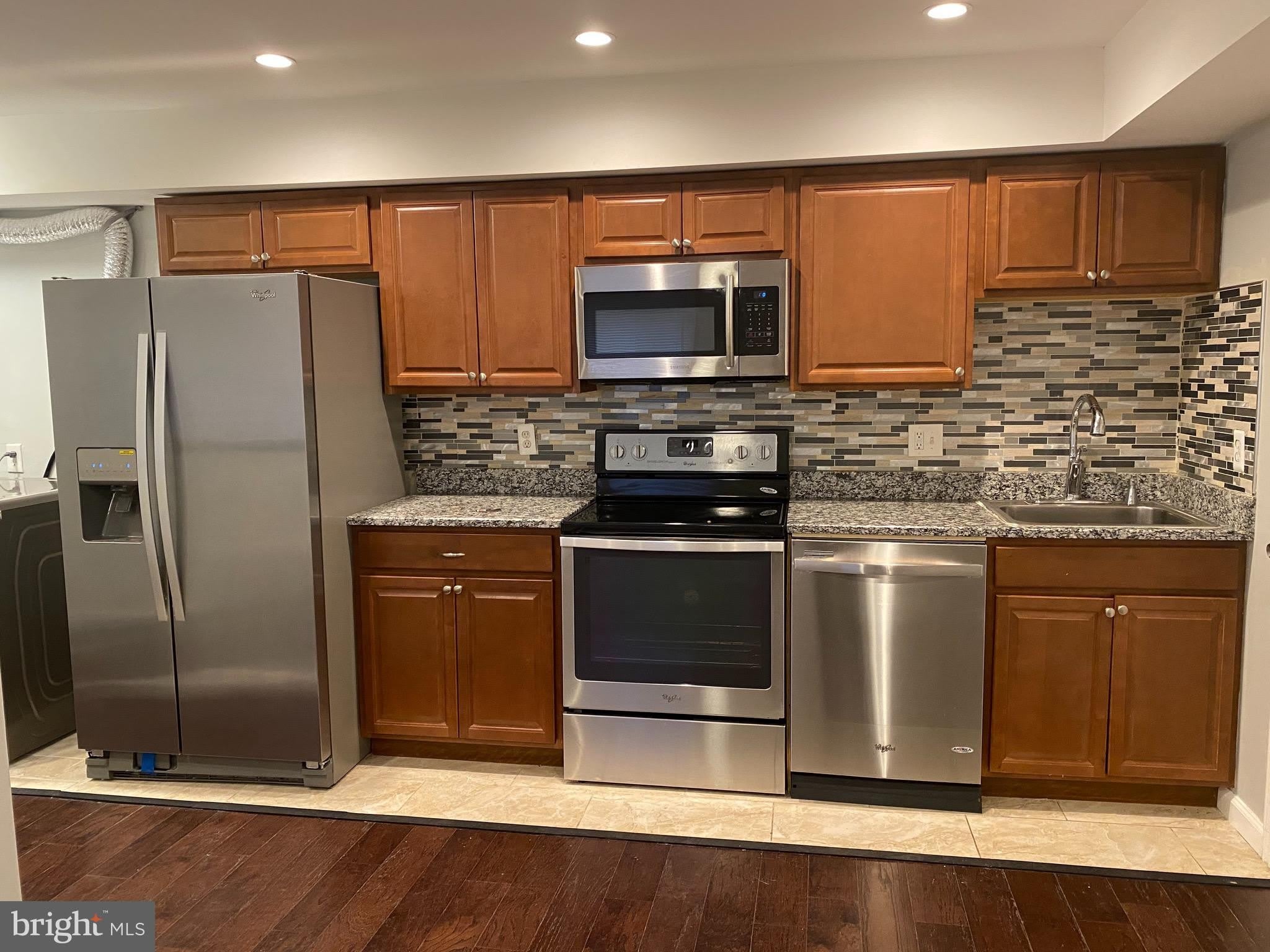 1216 SAVANNAH Place SE – photo 1