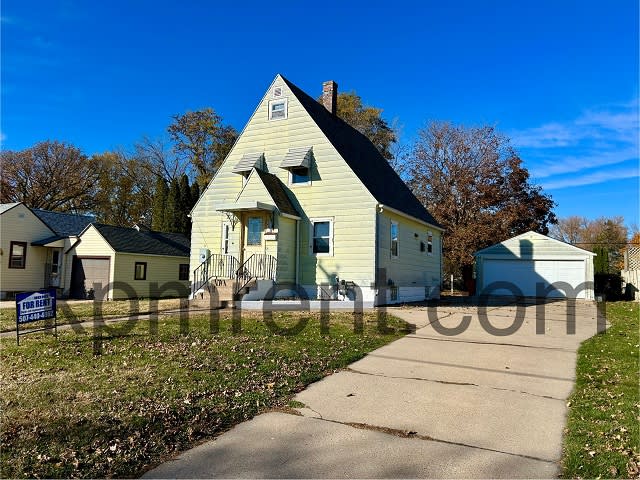 2113 Oakland Avenue East – photo 1