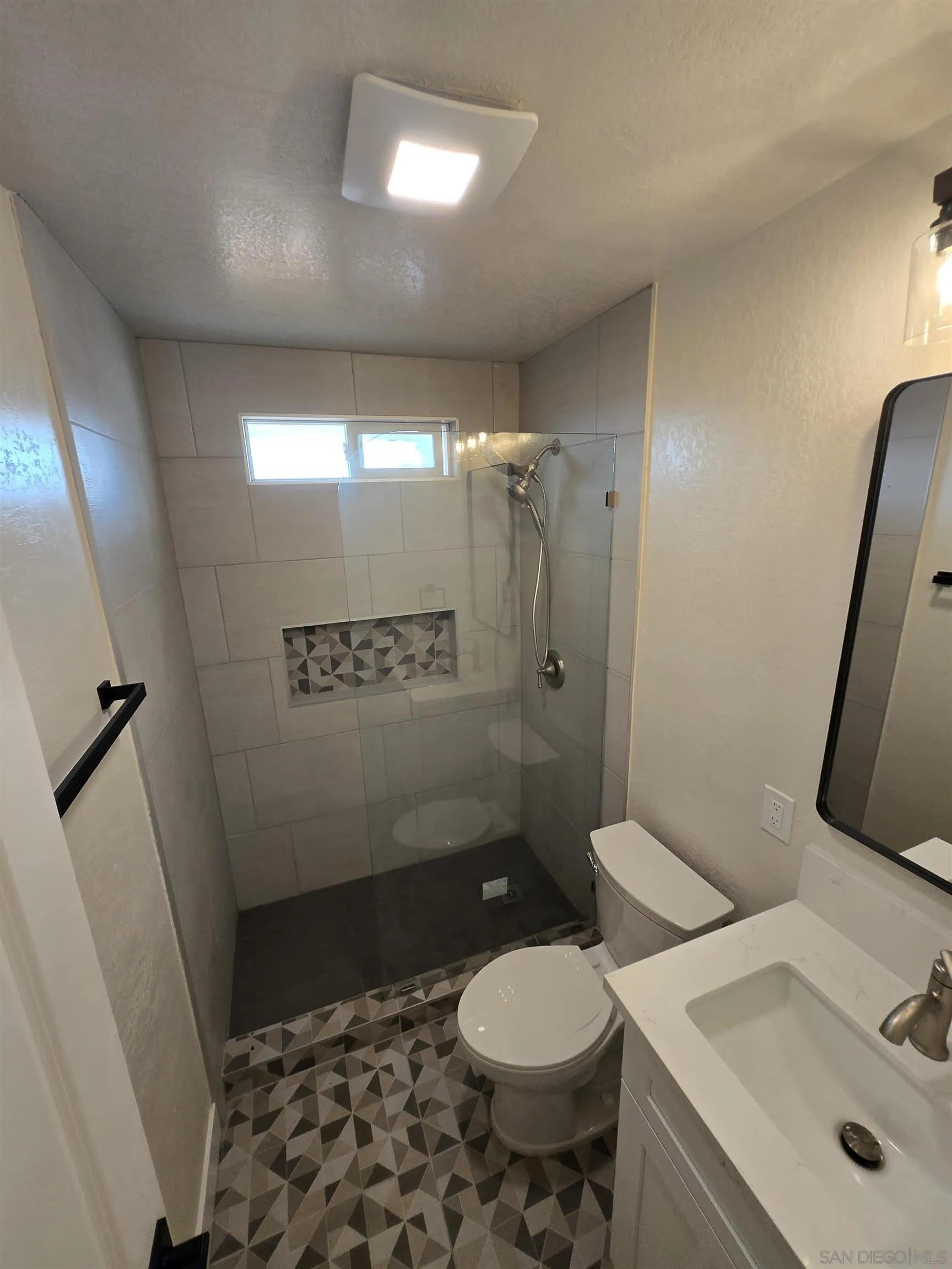 2130 E 5th ST – photo 5