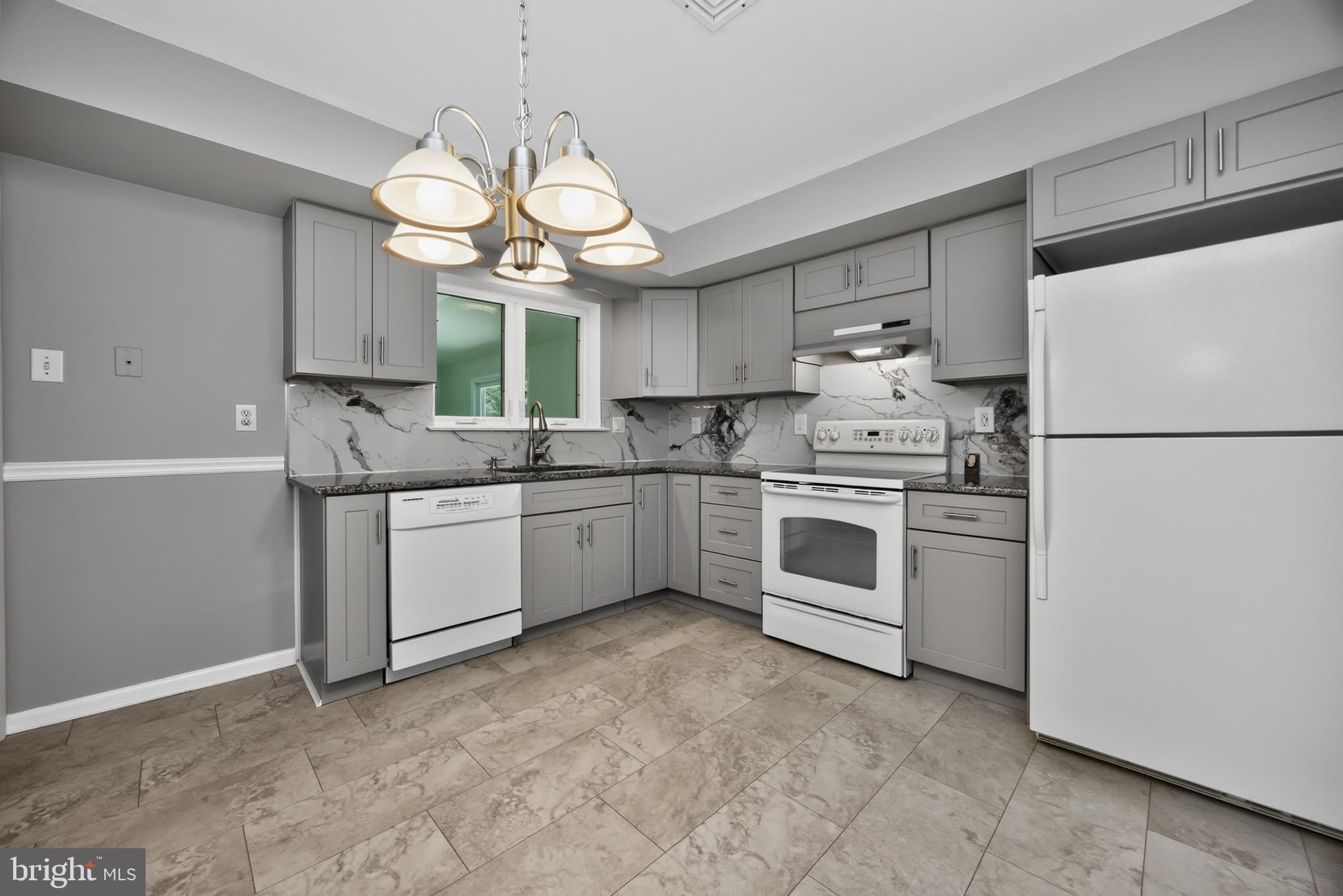 527 Oriole Drive – photo 3