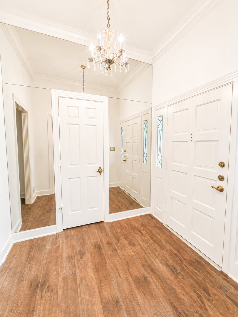 Spacious Walkout In Desirable Location – photo 4