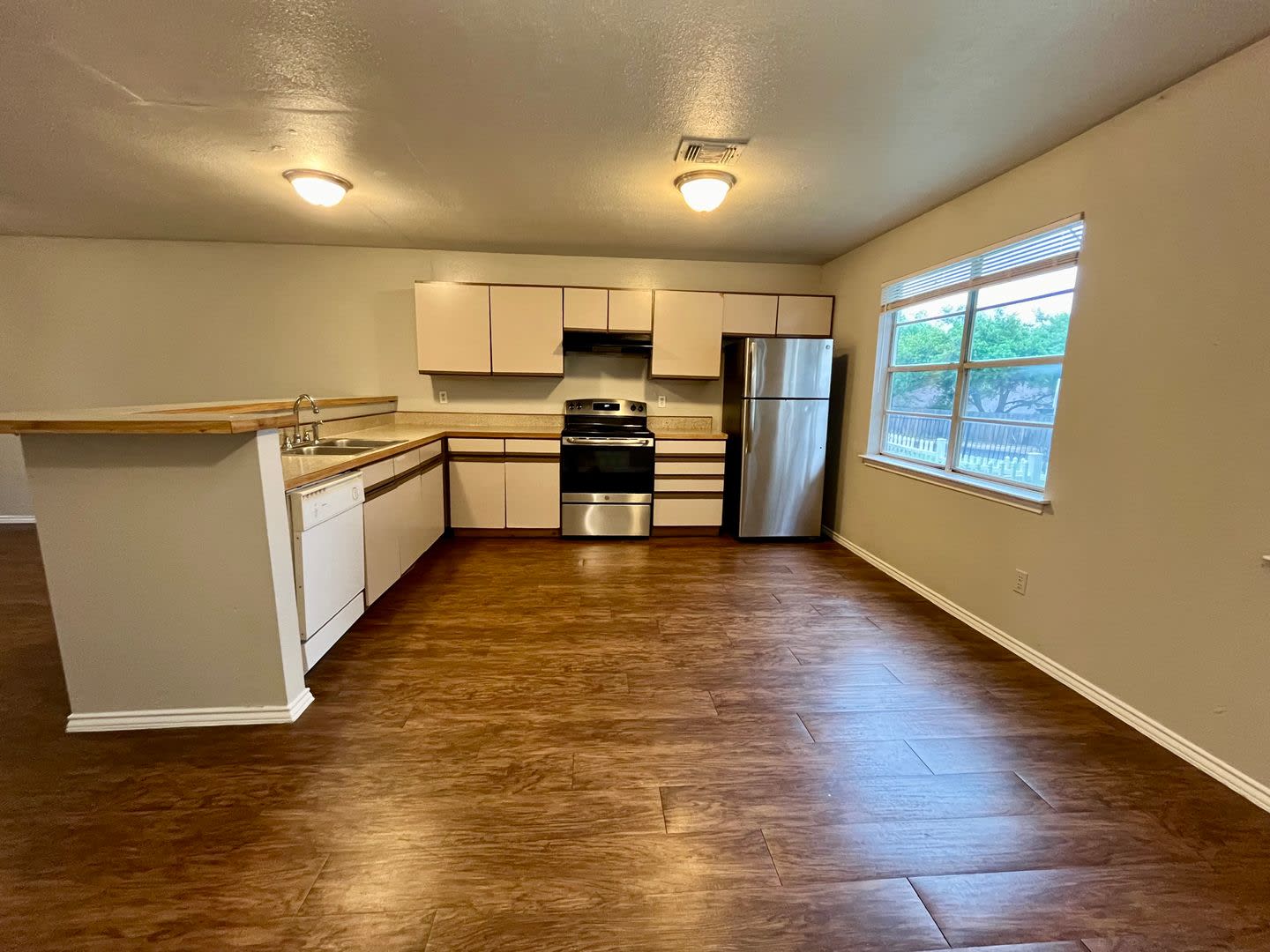 2bed/2.5 bath condo close to downtown – photo 5