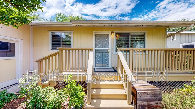 832 S Orchard Ave – photo 2