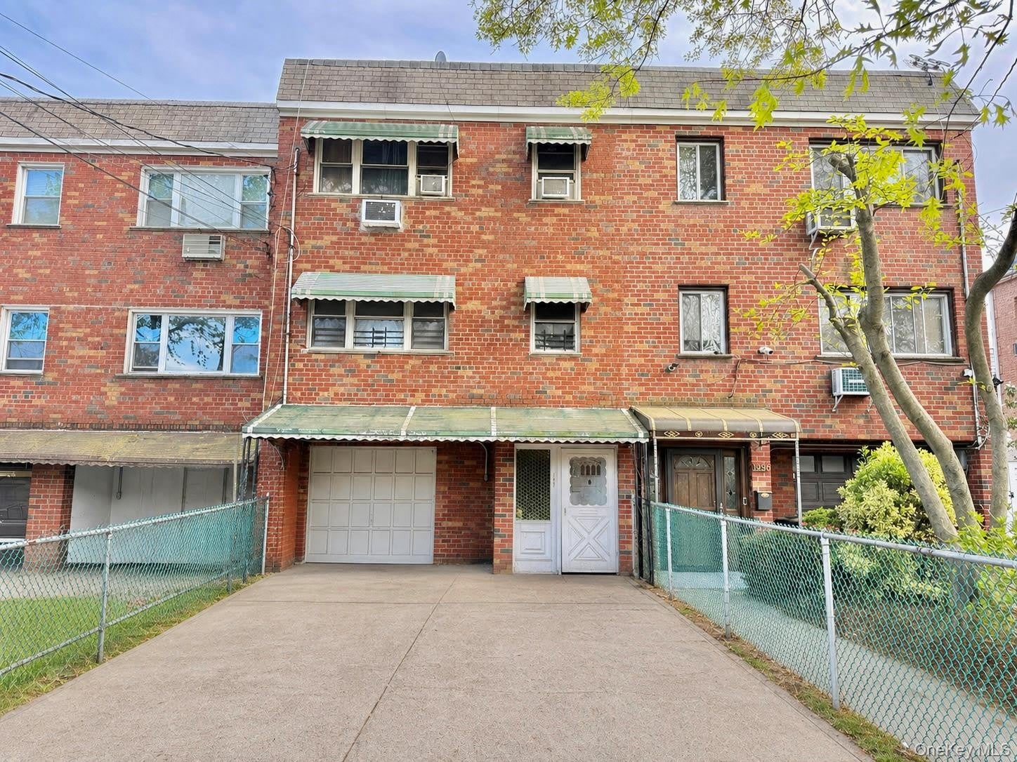 1958 Burke Avenue – photo 1