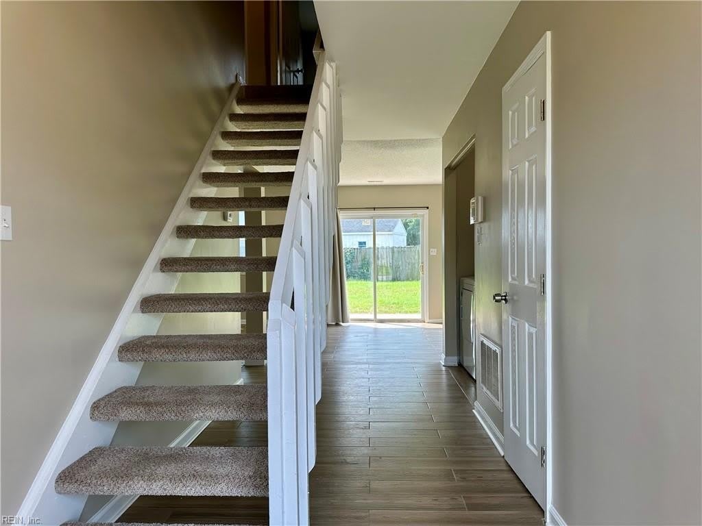 3845 Tiffany Lane – photo 4