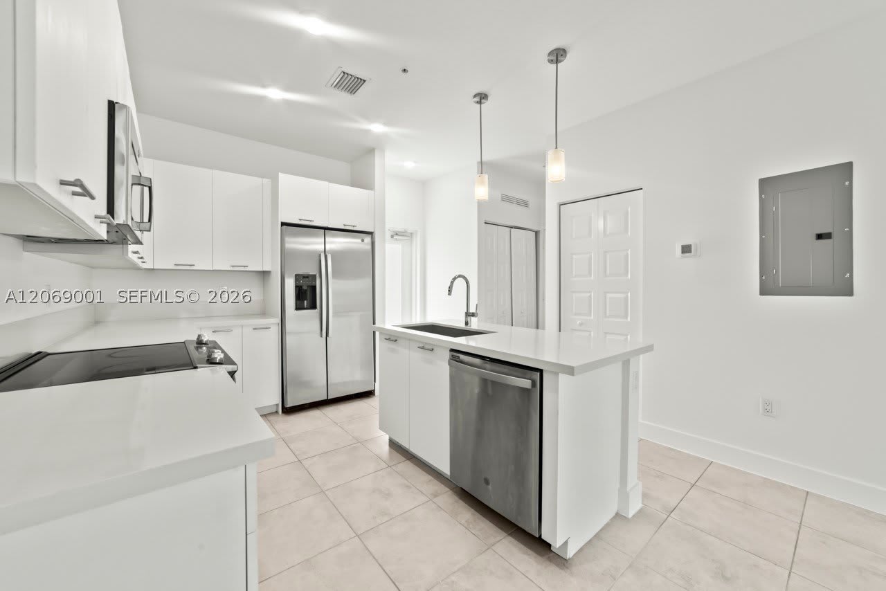 8301 NW 41st St – photo 3
