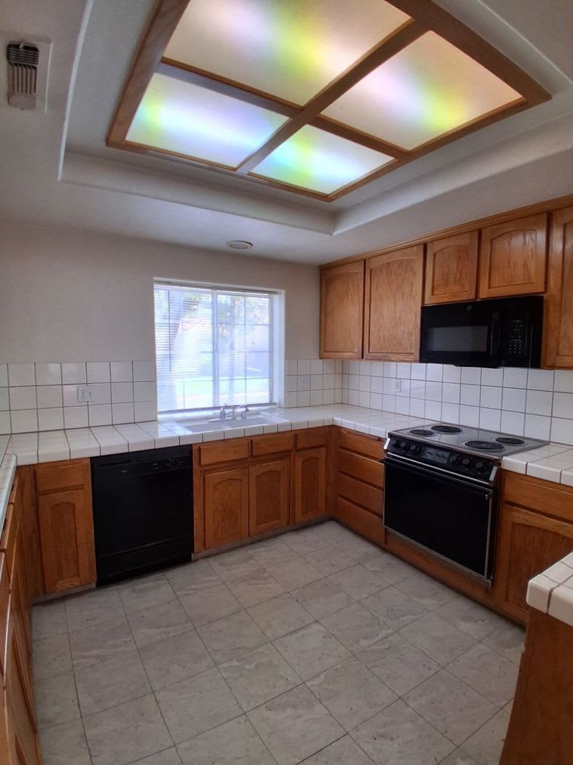 Fort Washington 3 Bedroom Home Located Near Champlain & Perrin! – photo 4