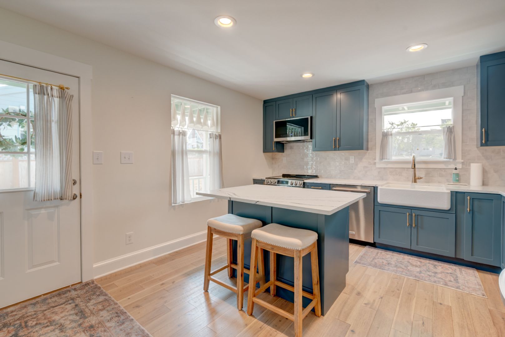Beautiful 4 Bedroom Home In The Heart Of Coupeville Partial Water Views Walkable To Downtown – photo 3