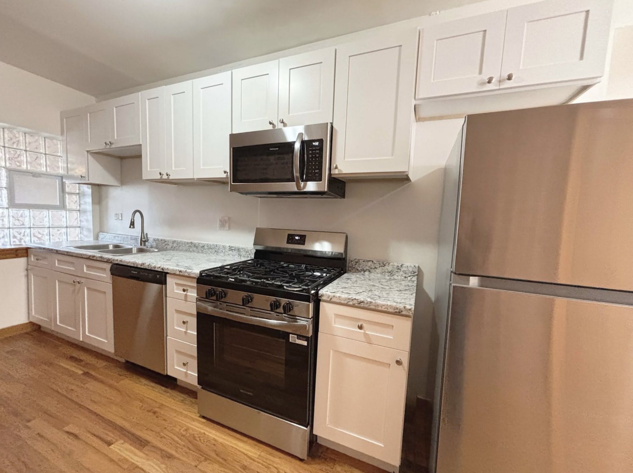4931 N Kedzie Ave – photo 2