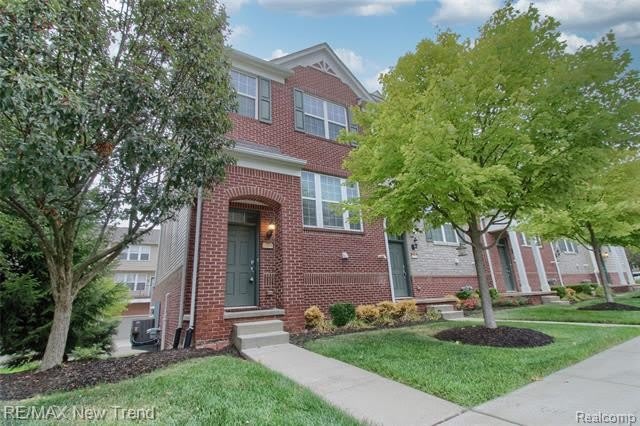 27976 Hopkins Drive – photo 1
