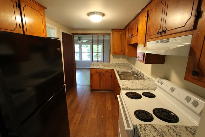 3915 Foster Drive – photo 4