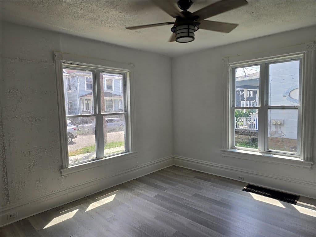 408 W New Castle St – photo 4