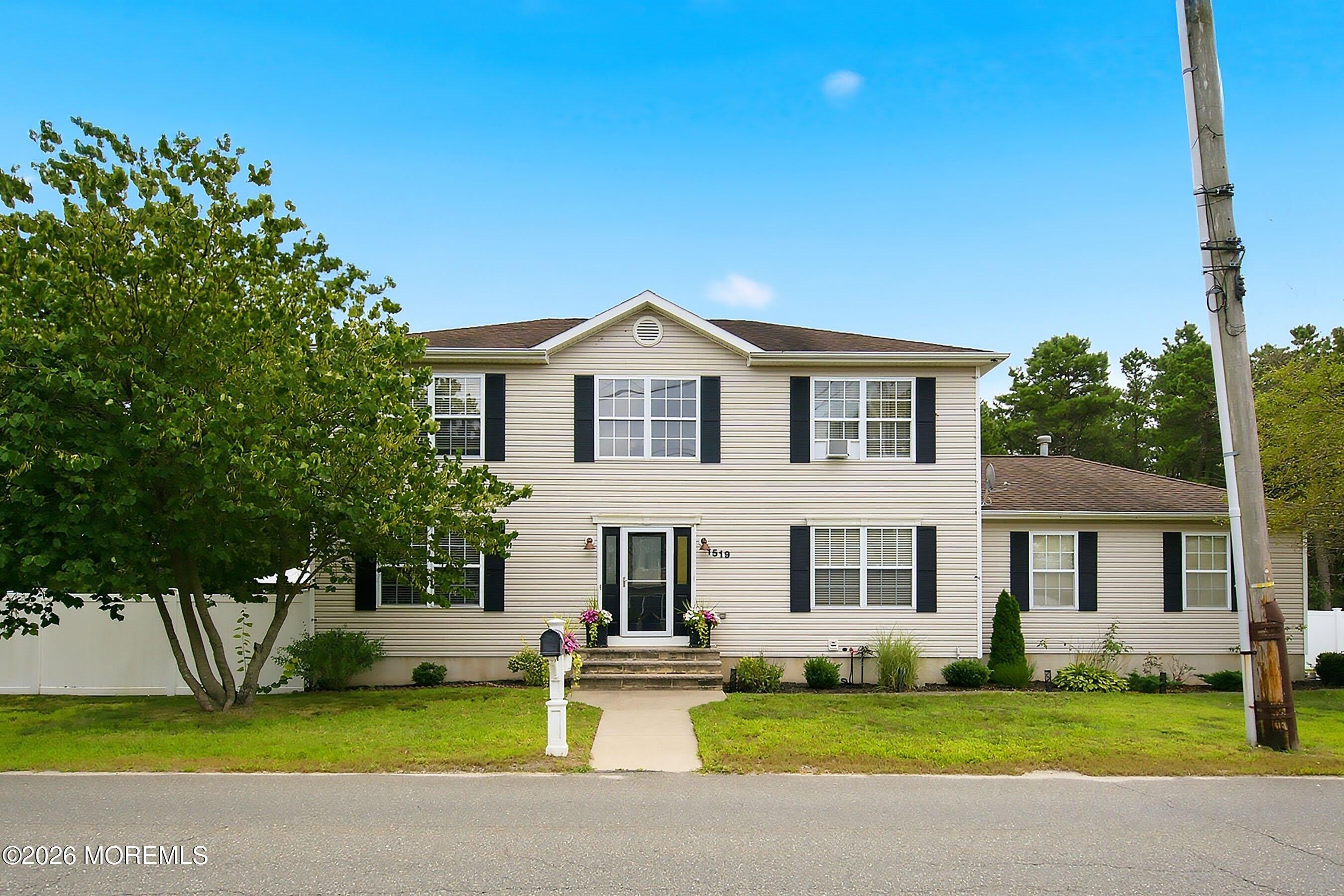 1519 Berkeley Avenue – photo 1