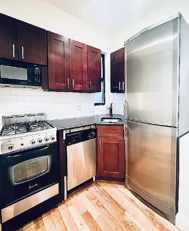 336 E 71st St – photo 3