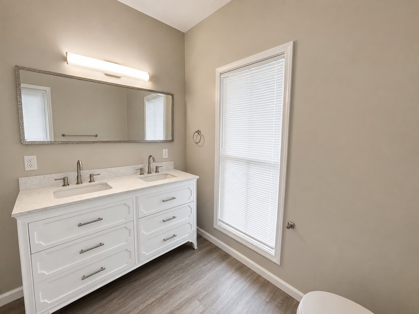 704 Axtell – photo 2