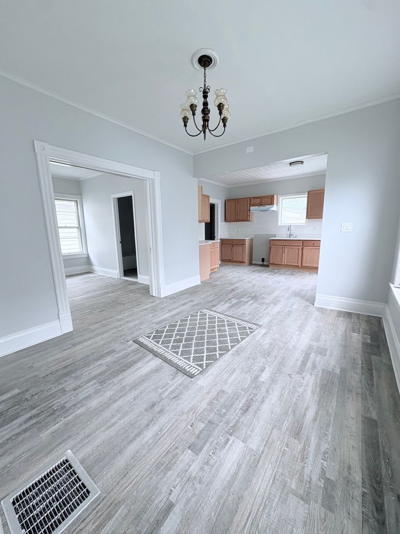 409 Healy Ave – photo 5