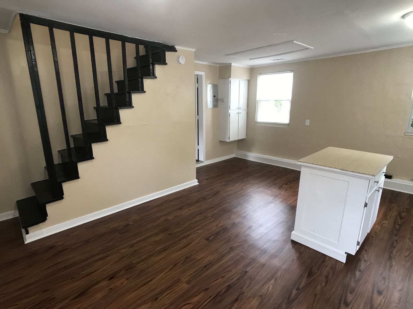 Now Leasing First Month Free No Deposit Charming Carriage House Near Downtown Savannah – photo 5