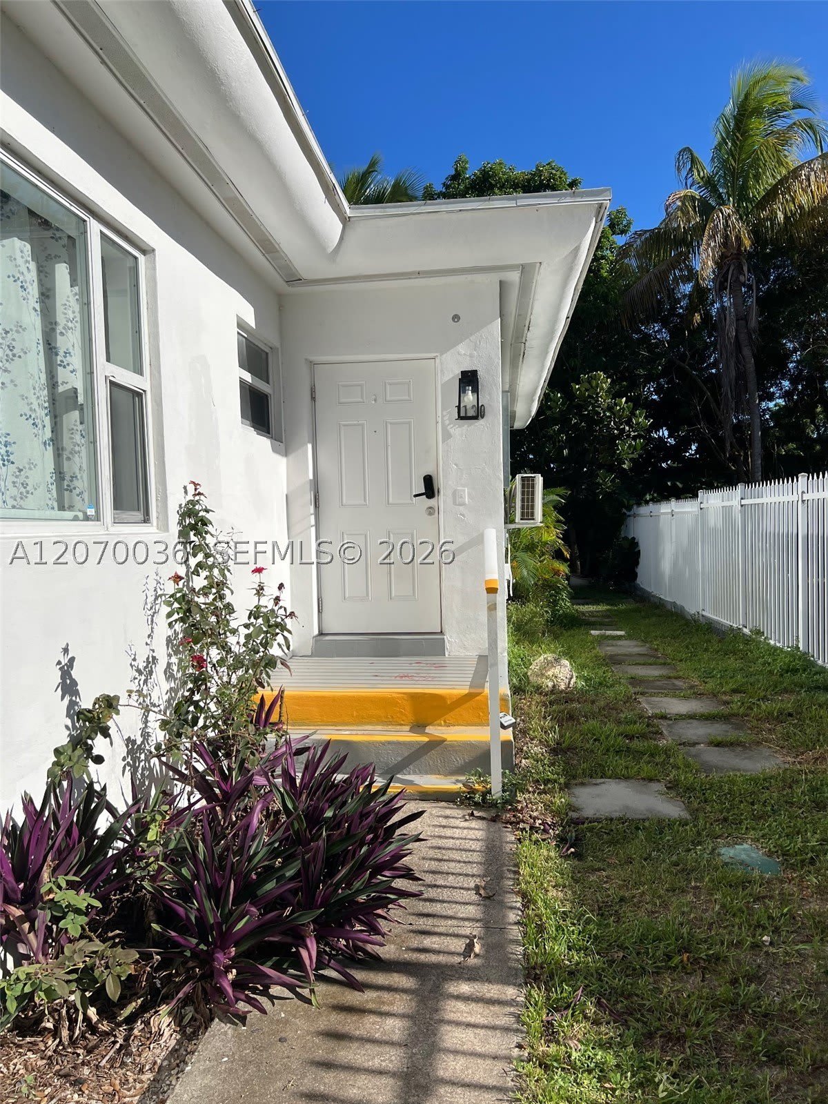 1130 NE 111th St – photo 2