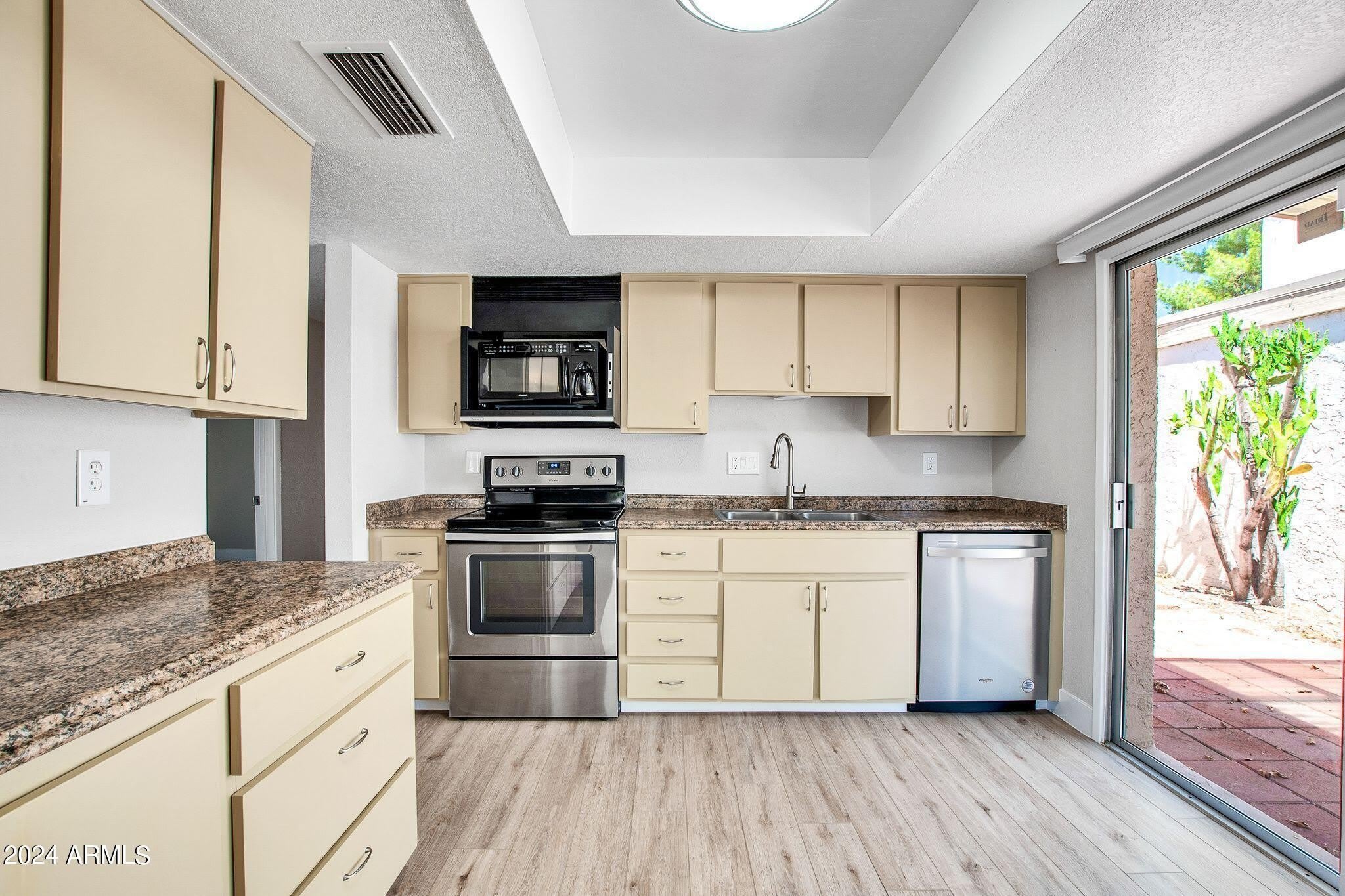 6350 N 78th Street – photo 4