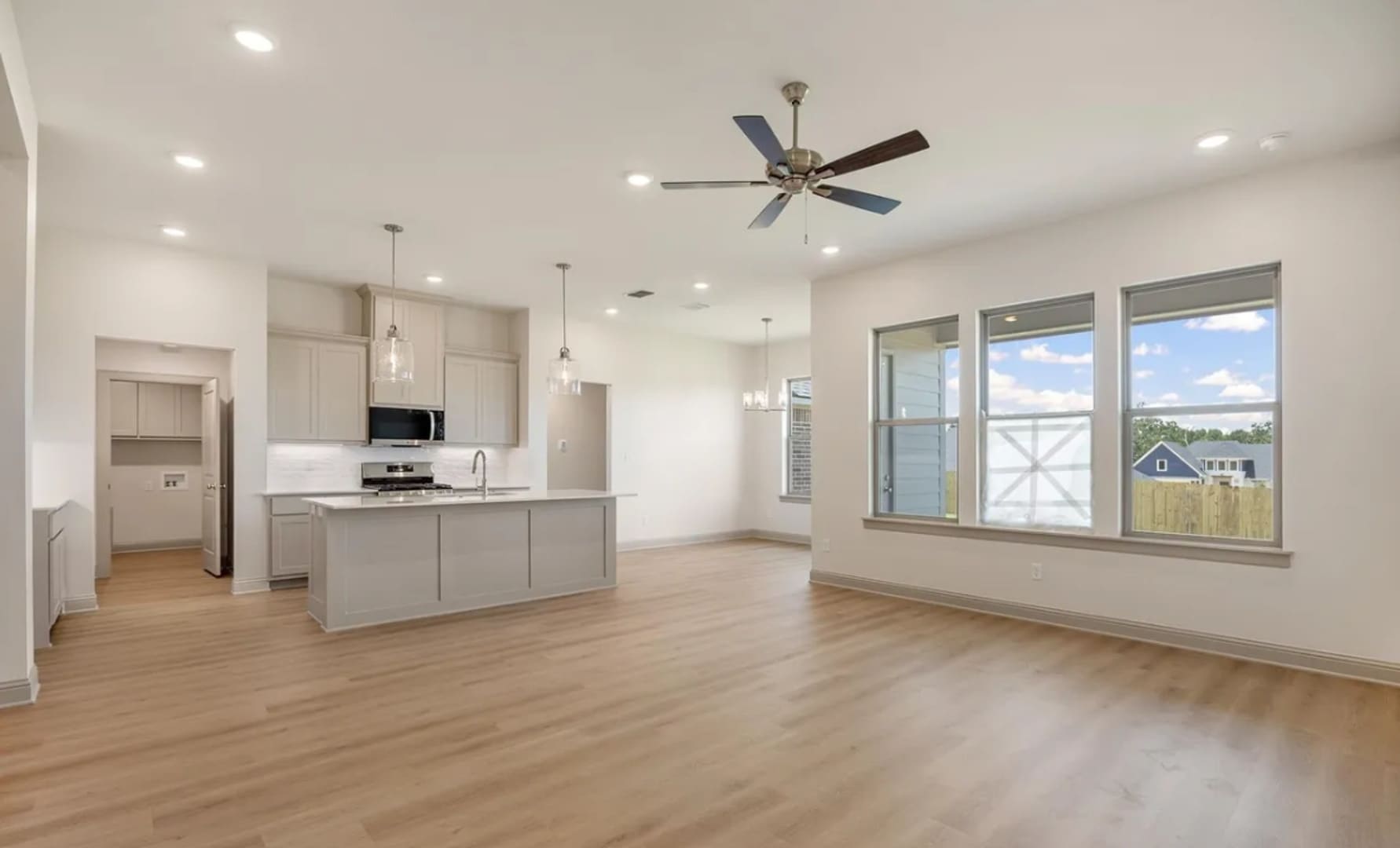 382 Mary Cir. – photo 5