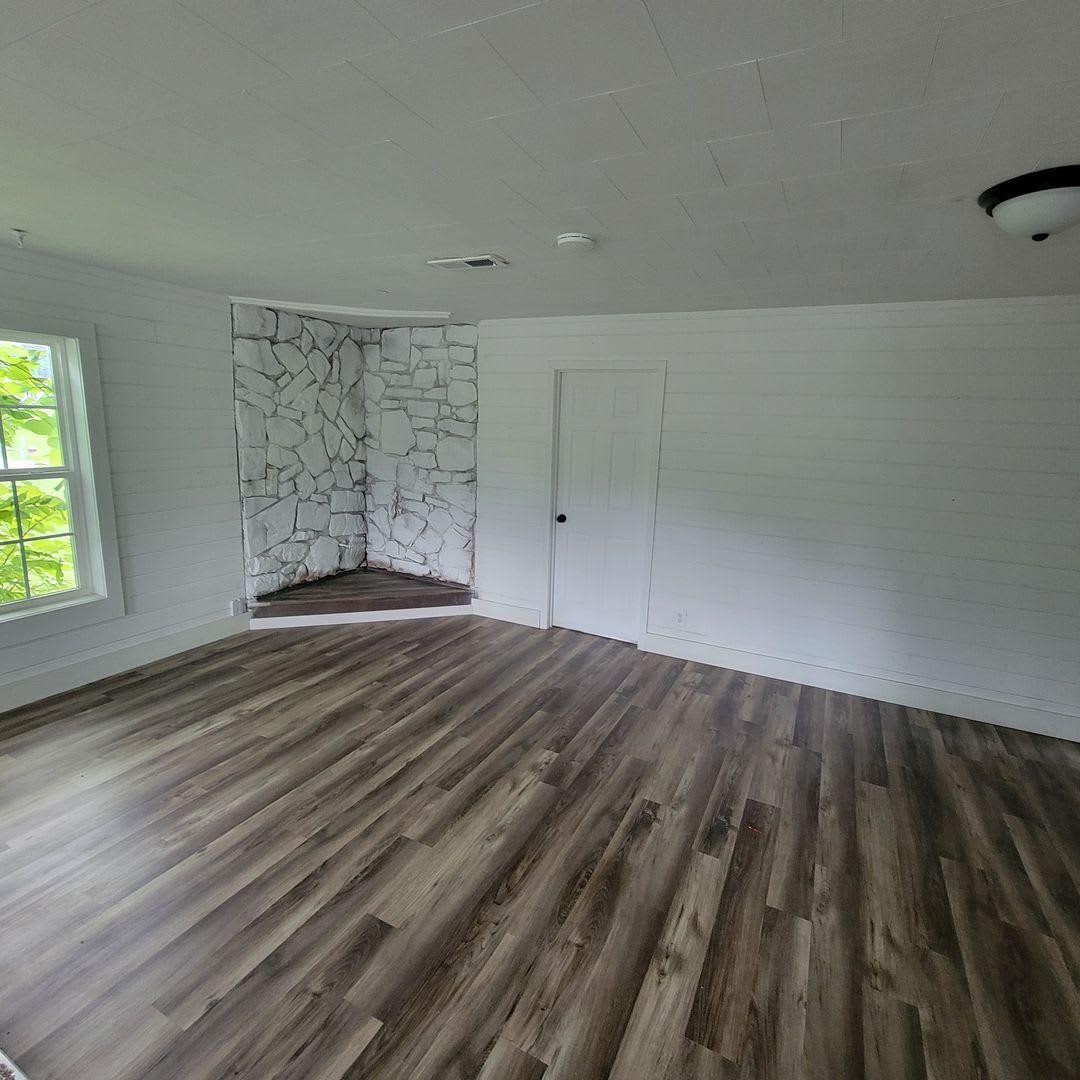 2 Bed, 1.5 Bath-Residential/Commercial – photo 5