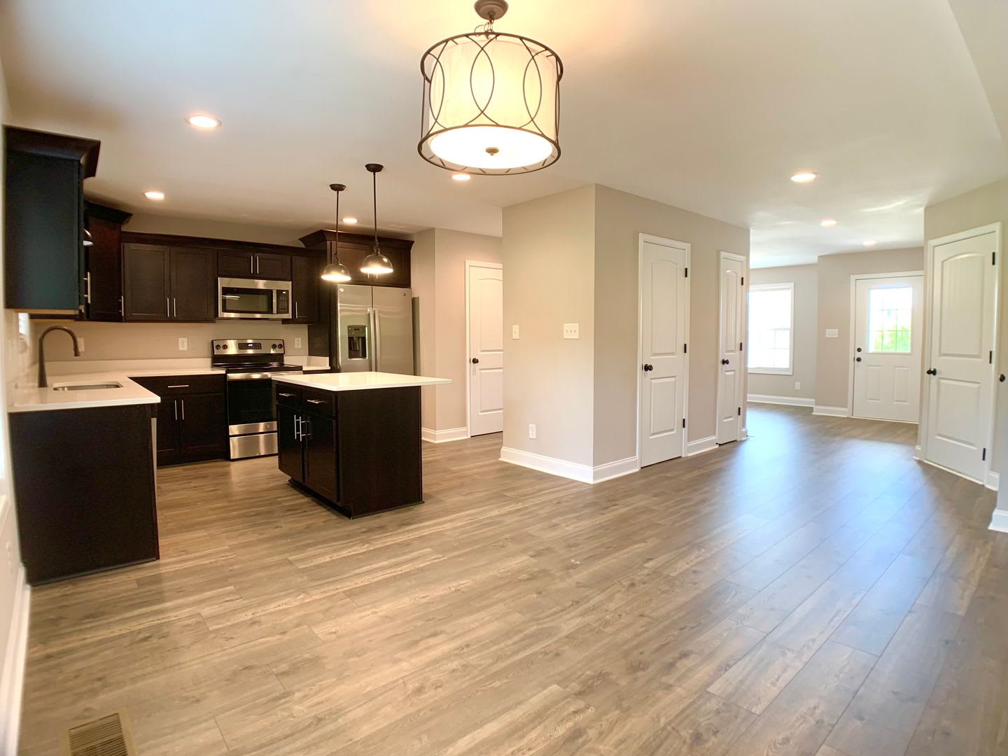 733 Banister Dr – photo 2