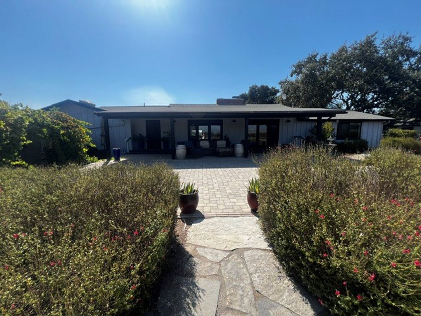Ranch Living Meets Sophisticated Comfort – photo 1