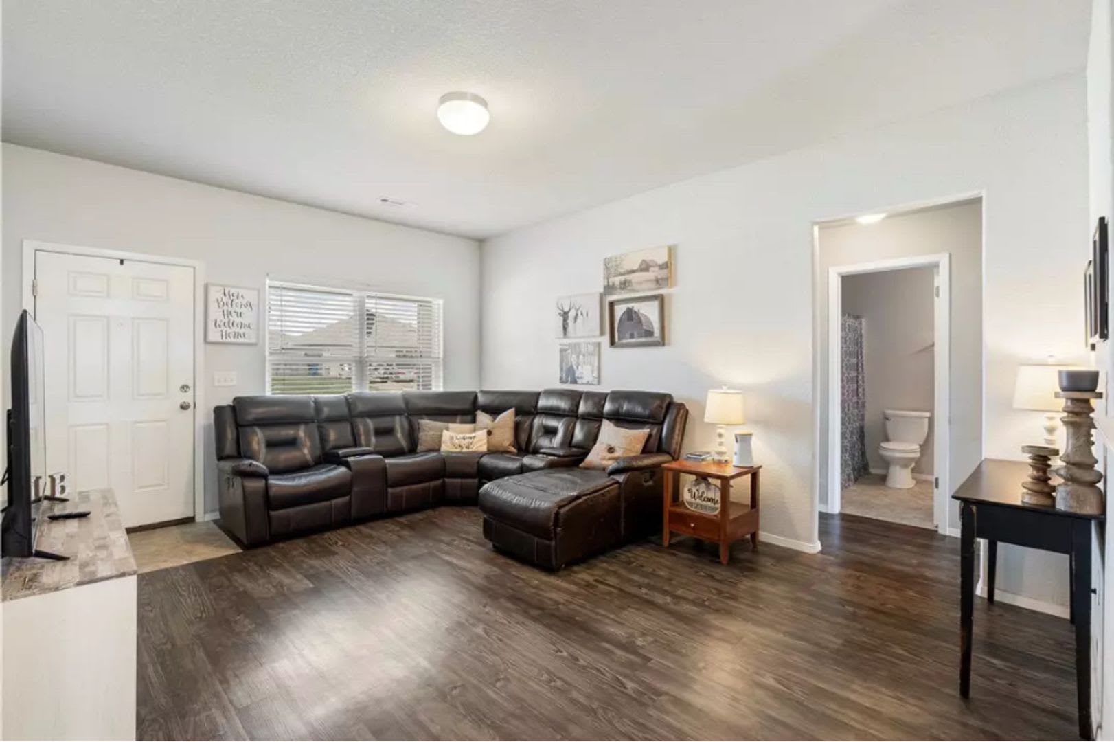 Wonderful home located in Bentonville's Silver Meadow Subdivision – photo 2