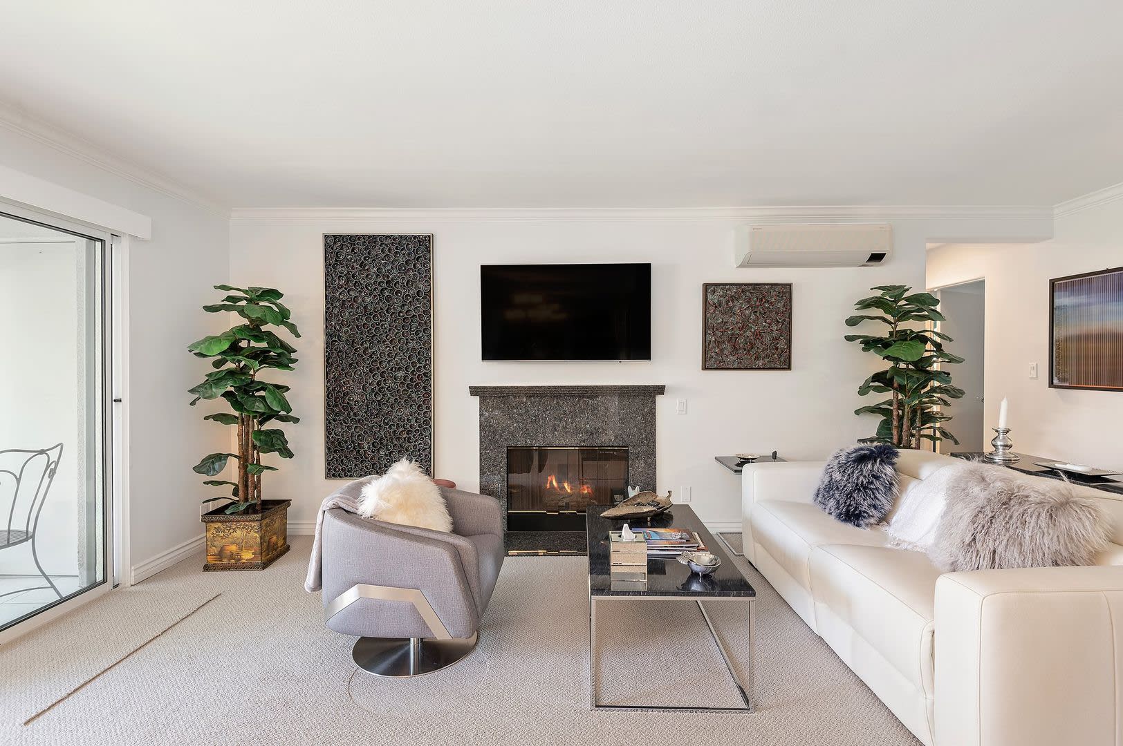 RARELY offered! Top floor three bedroom 2.5 bath El Escorial condo, fully furnished at East Beach. – photo 3