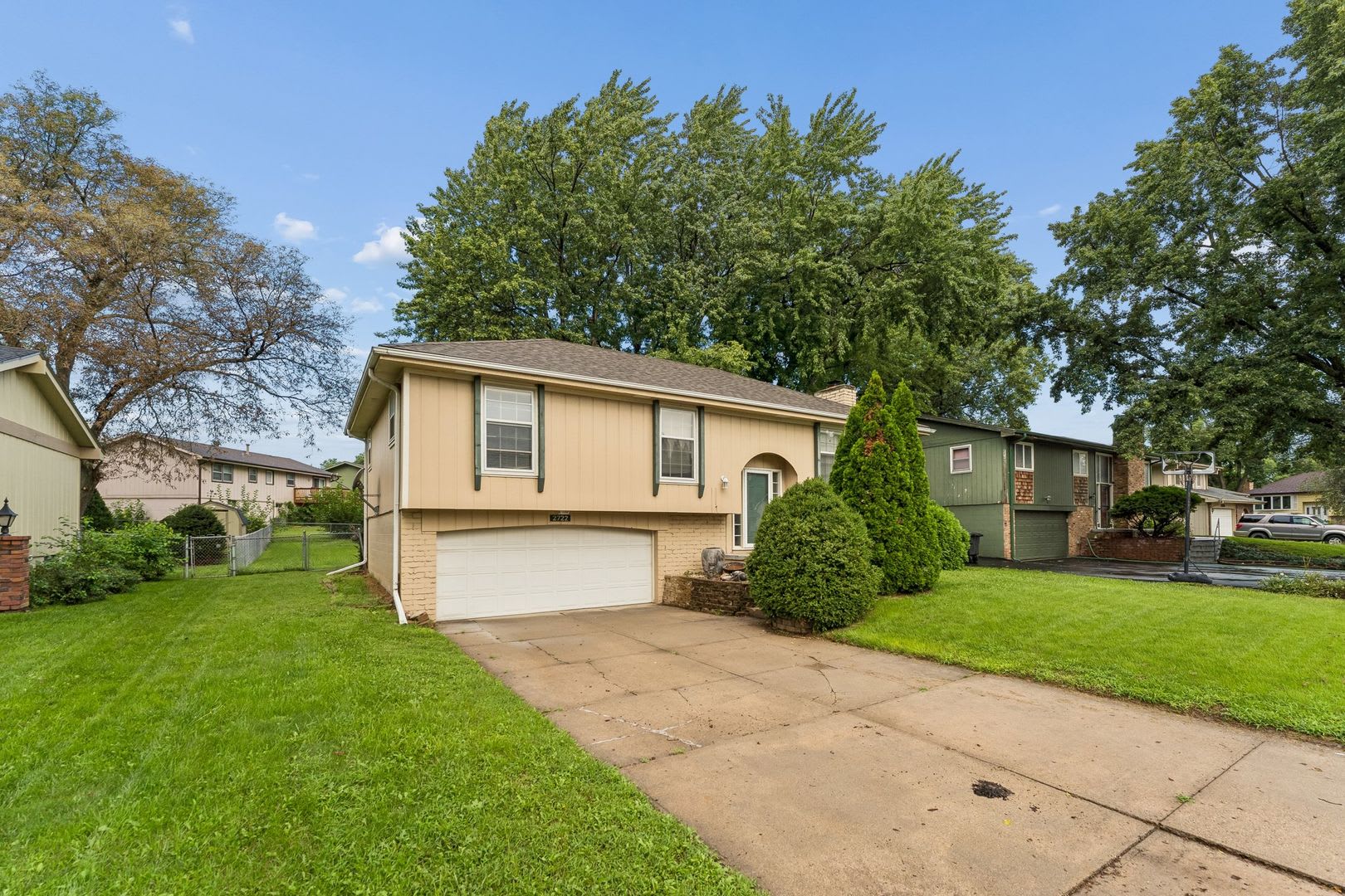 Fantastic Central Omaha 3-bed, 2.5-bath Home – photo 5