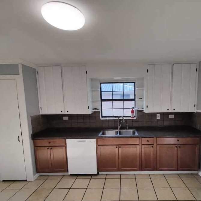 616 Mills Avenue – photo 2