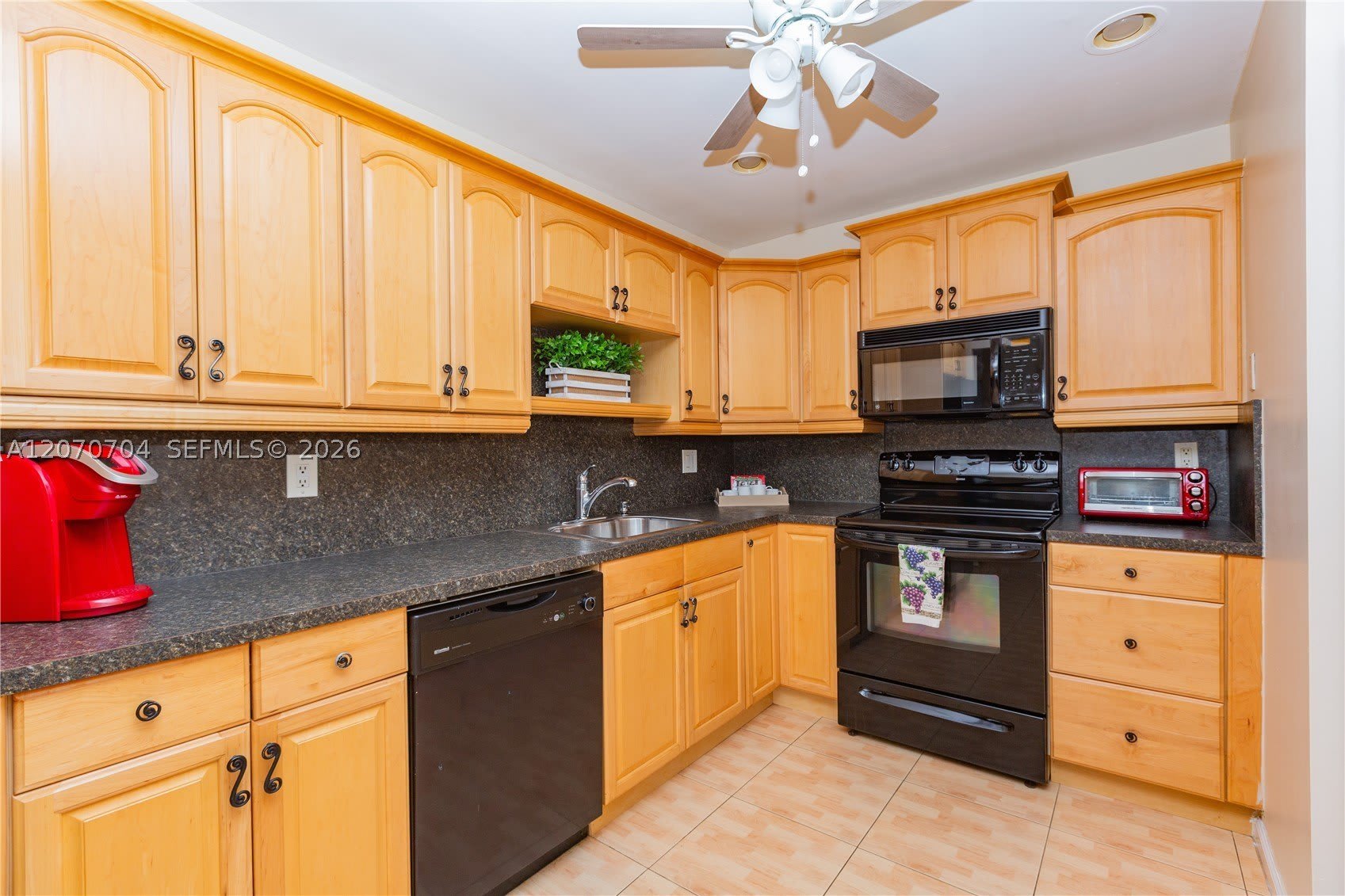 1055 Nw 83Rd Ave – photo 3