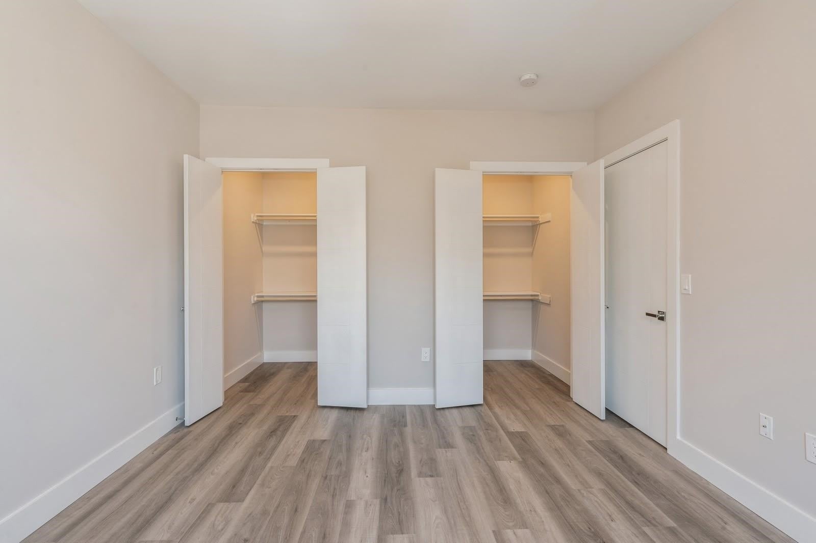 6108 HUDSON AVE – photo 4