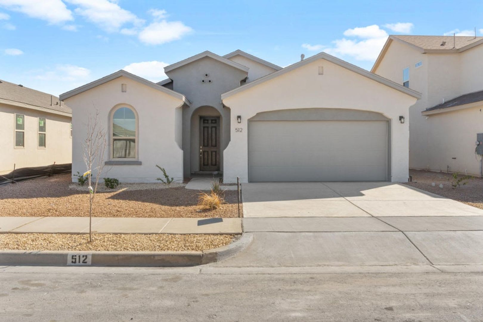 Move-in ready and designed with modern living in mind – photo 1