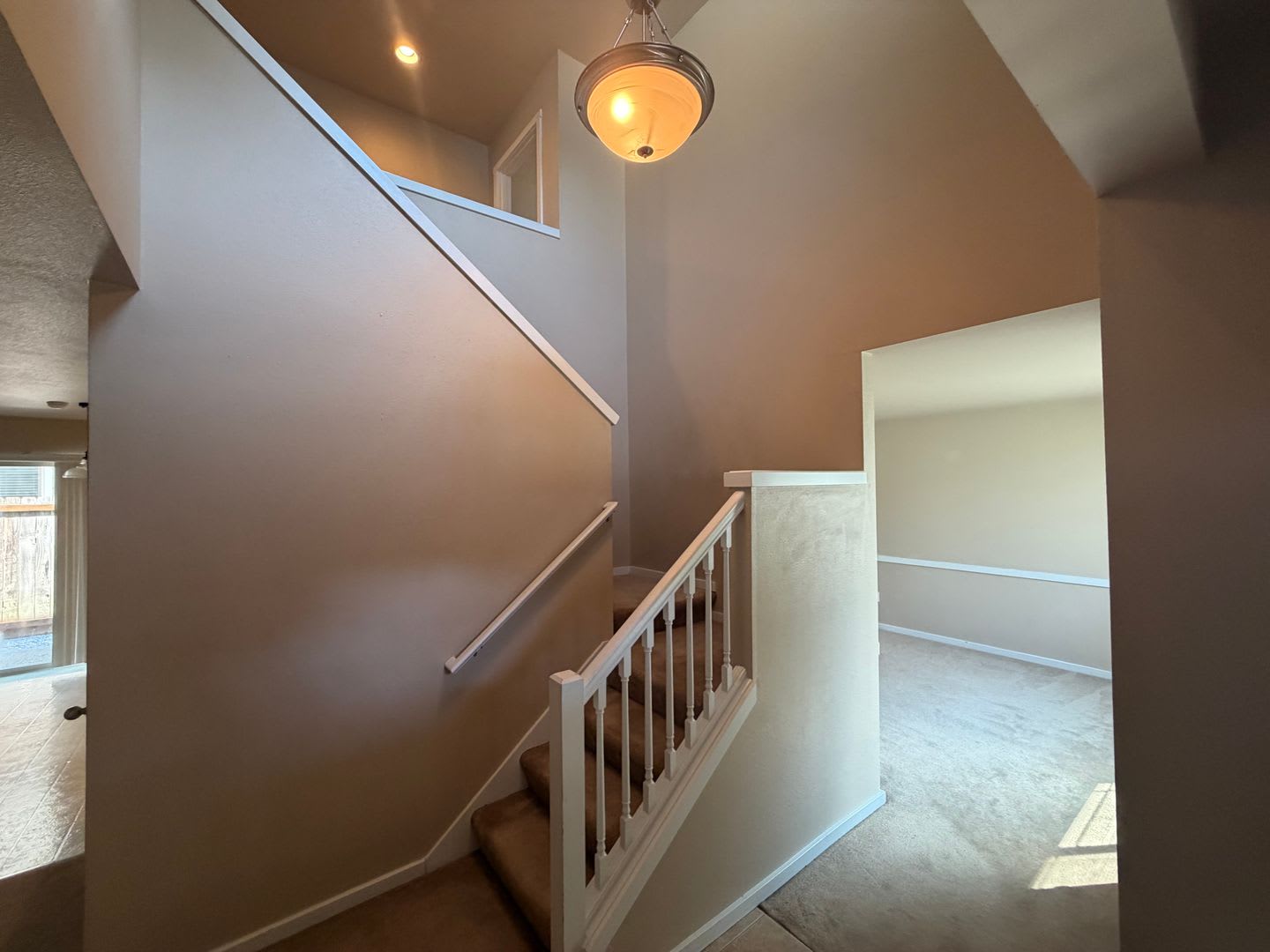 Beautiful Tacoma 4-Bedroom! Apply Today! – photo 2