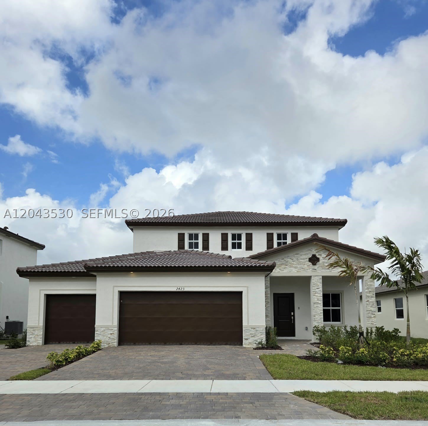 2423 SE 30th St – photo 1