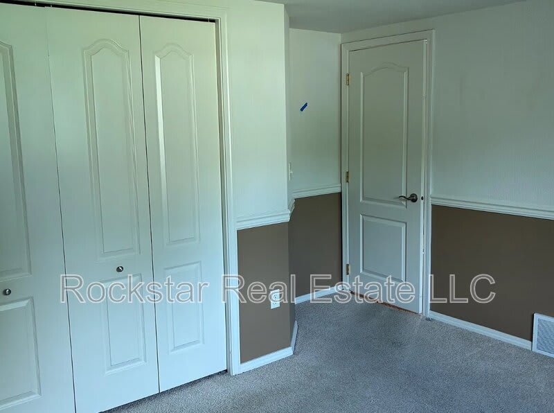 823 E Bismark Ave – photo 5