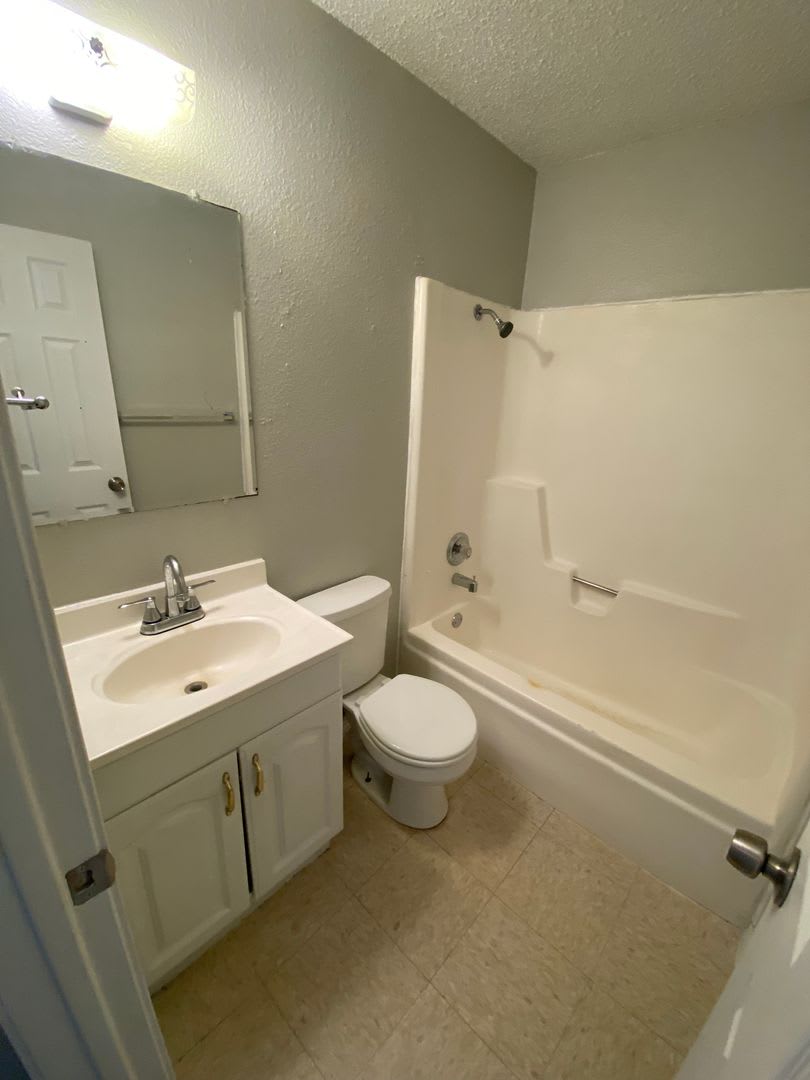 8904 Meadow Trace – photo 5