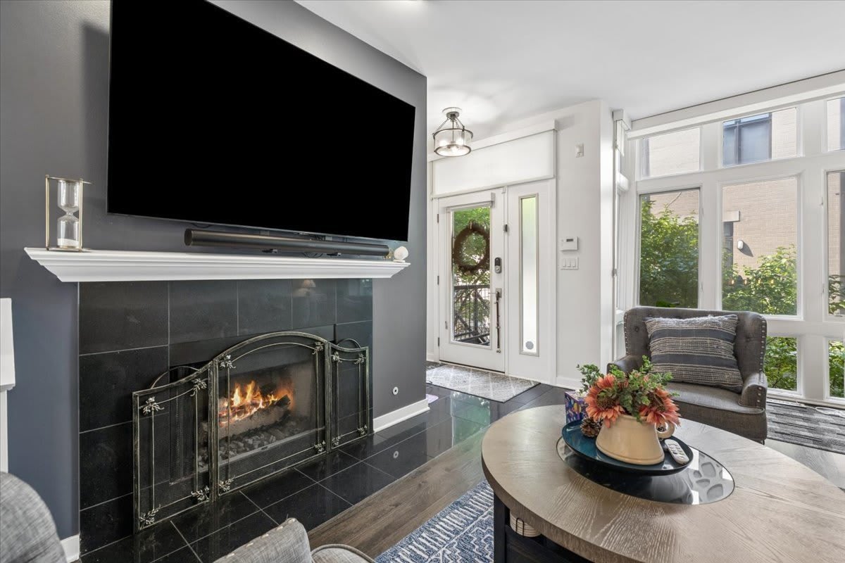 1713 W Diversey Parkway – photo 4