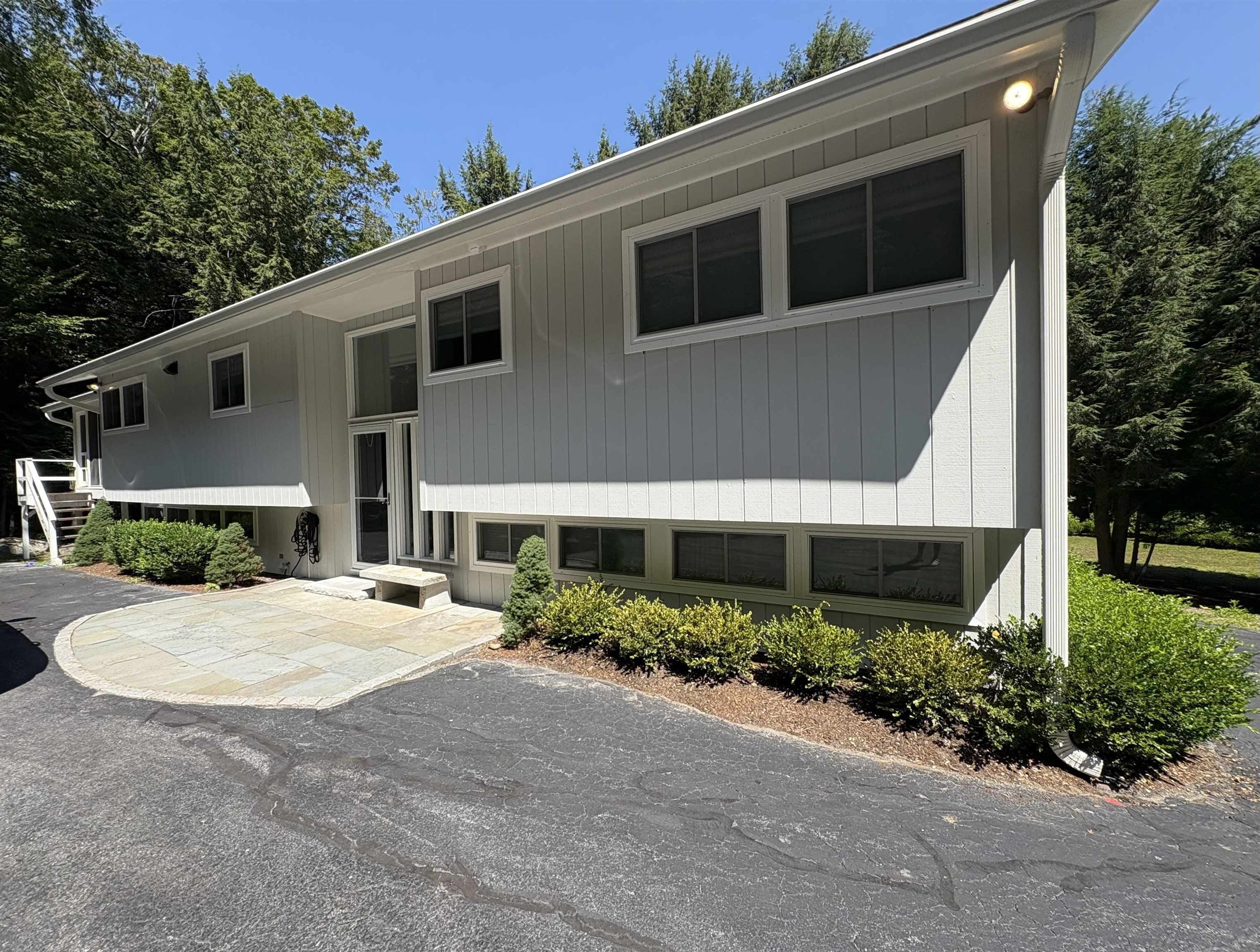121 Upper Bay Road – photo 2