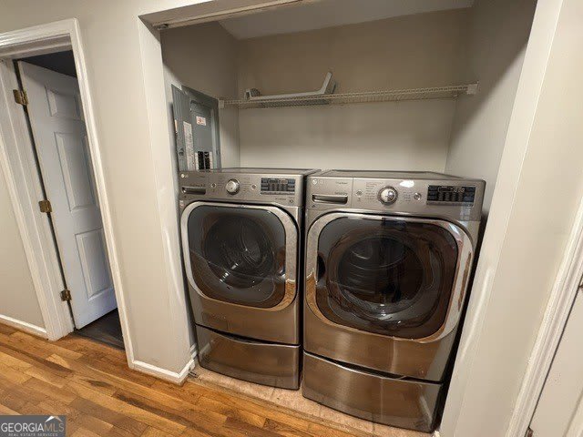 1142 Windsor Street SW – photo 4