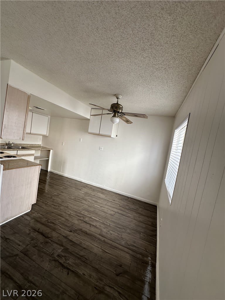 5808 Bromley Avenue – photo 2