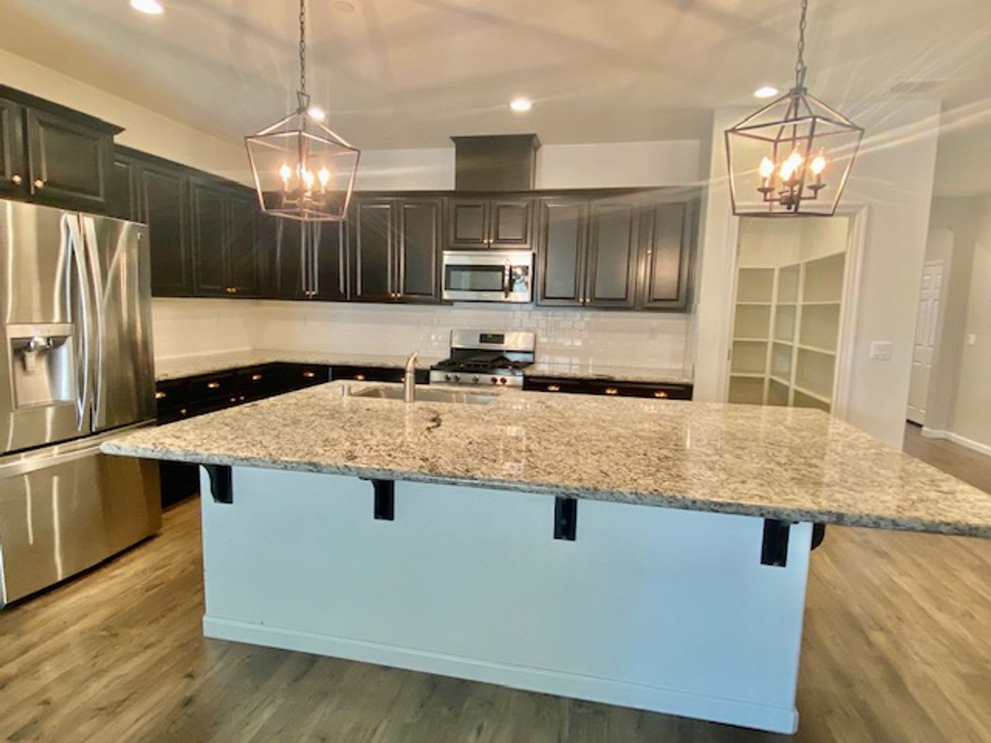 UNIQUE 4 BEDROOM, 3 BATH, 2 CAR GARAGE, 1 STORY IN WOODLAND – photo 4