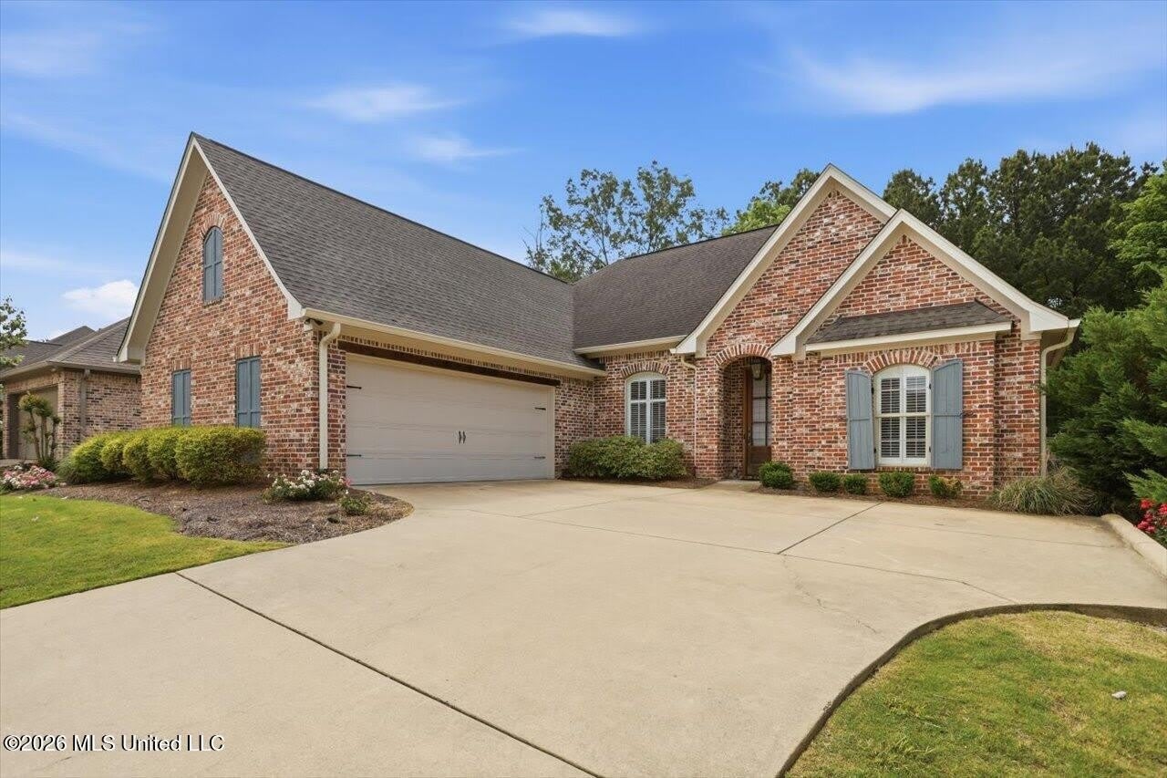 320 Oakville Circle – photo 2