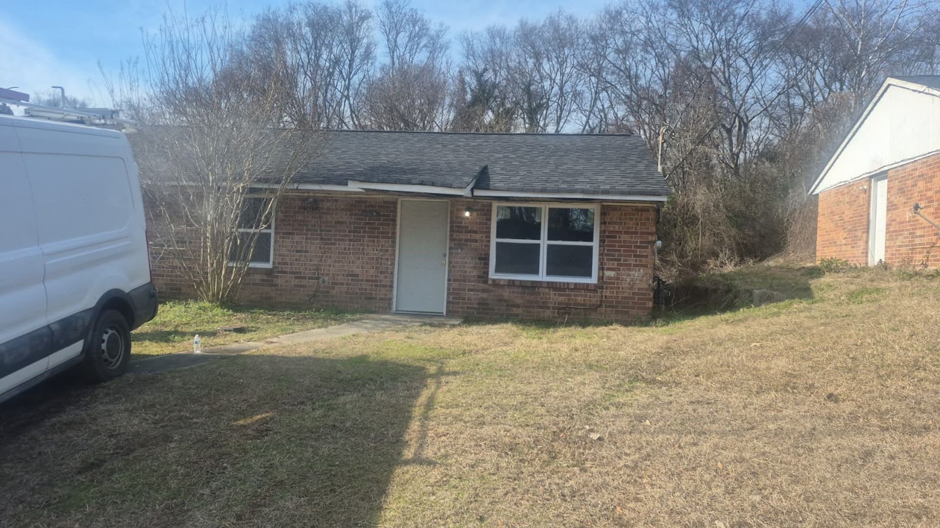 Clean, Bright, and Ready to Go — 314 West Thomas Ct – photo 1